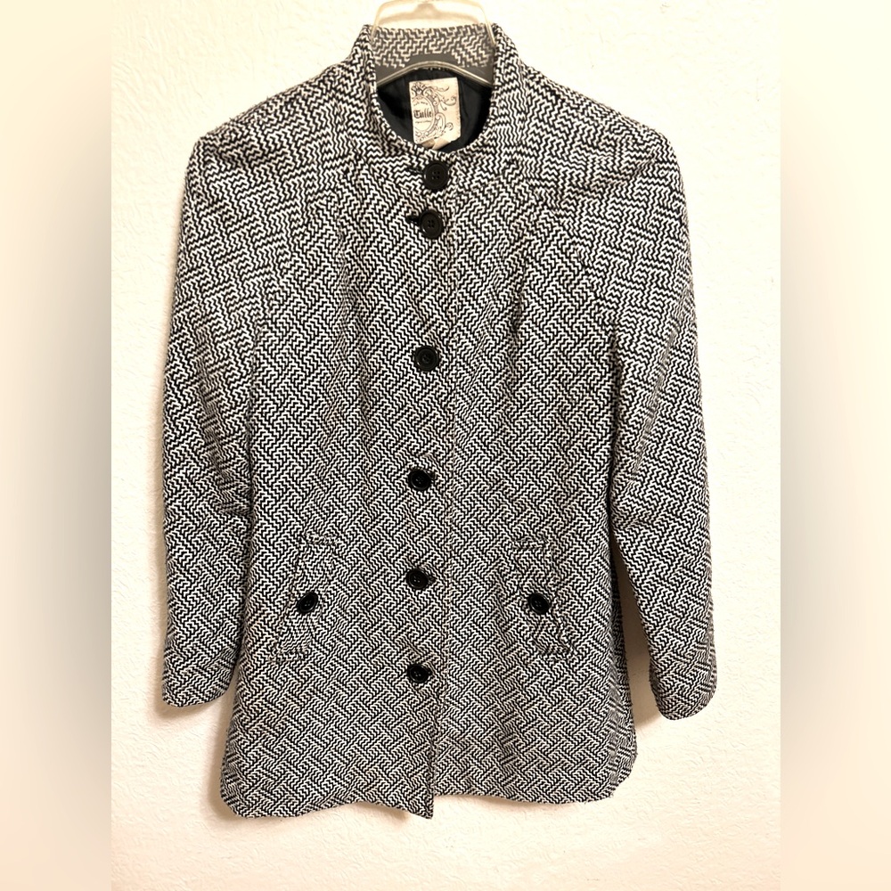 Black and White Zigzag Geometric Print Coat